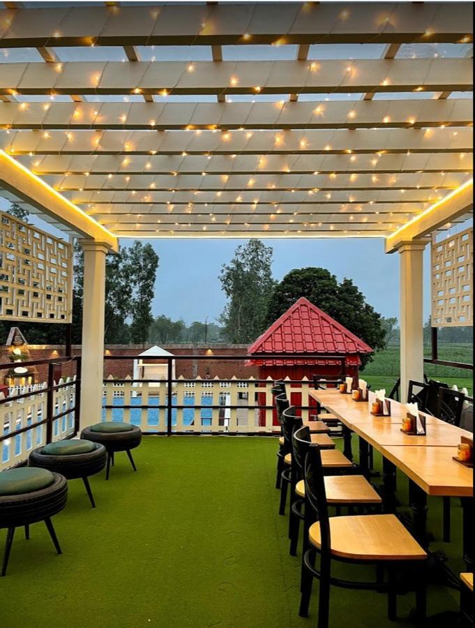 Yashmay Villa Club & Resort Gonda Exterior foto